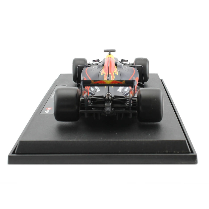 1:18 Bburago RB13 2017 image